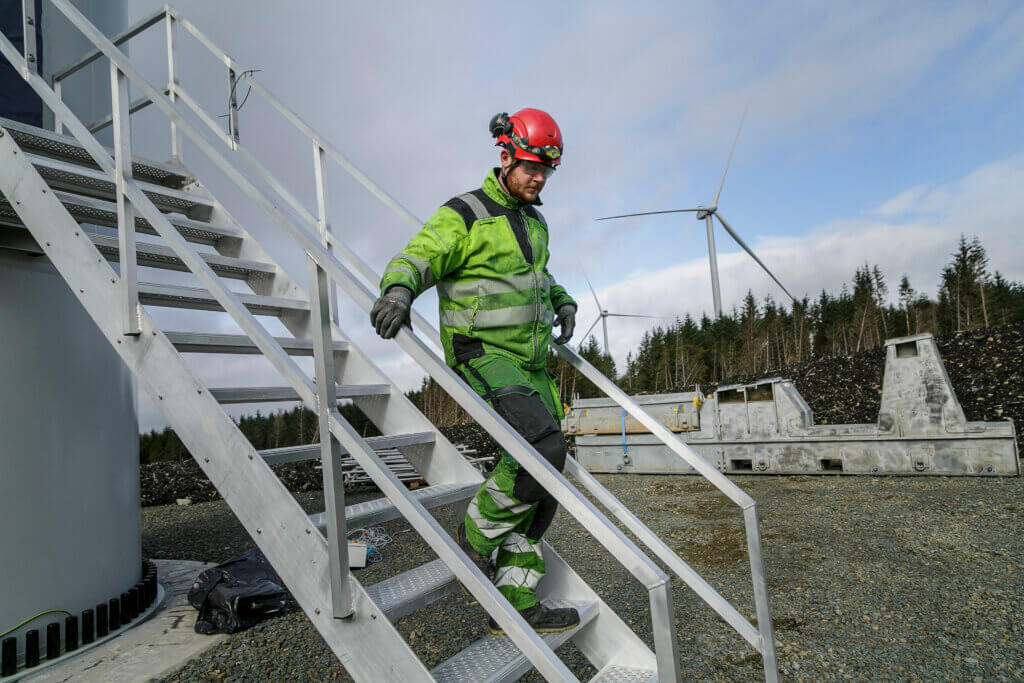 FairWind wind technician at UKIE site